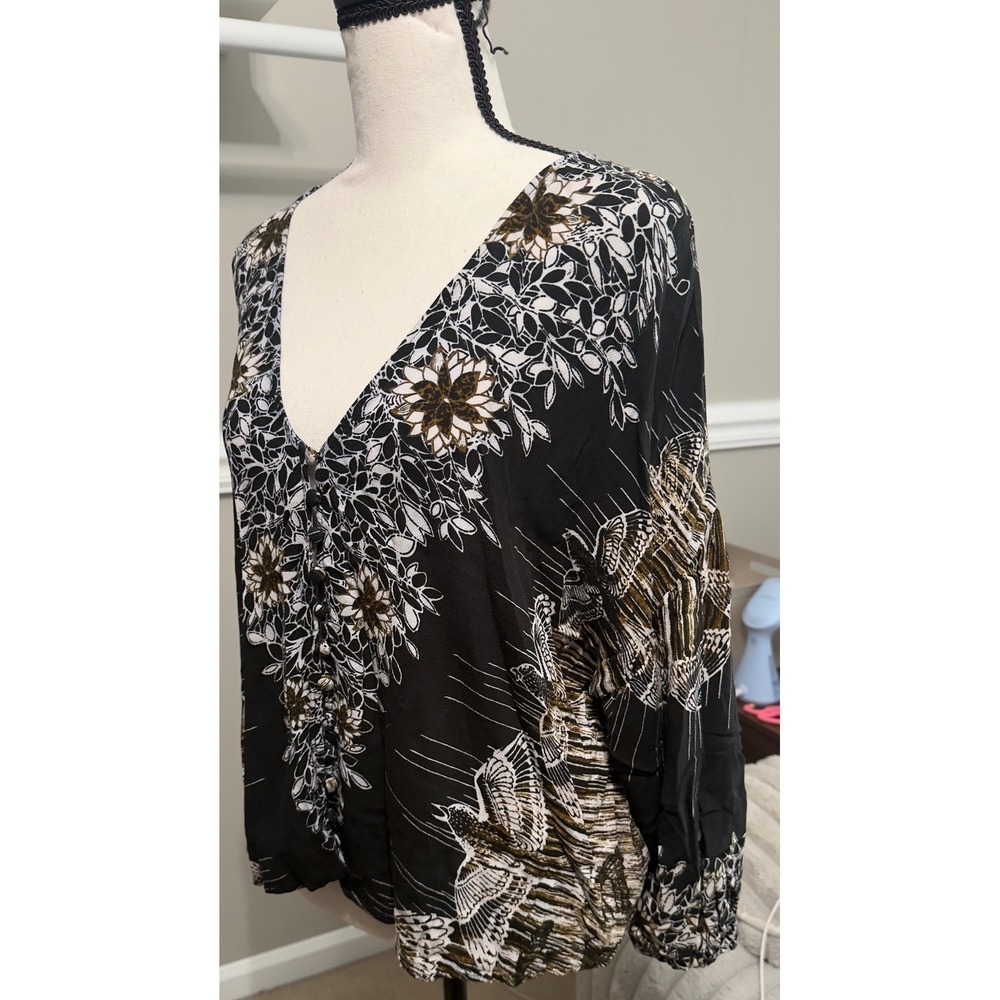 Free People Black White Floral Bird Print Boho Button V-Neck Blouse Small - Picture 6 of 8